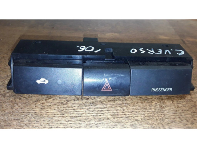 Включатель аварийных фонарей