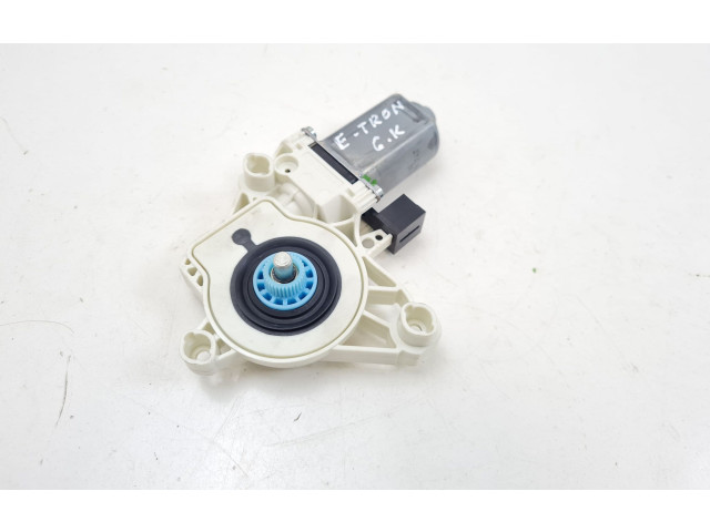 Моторчик заднего дворника 4K0959801    Audi e-tron