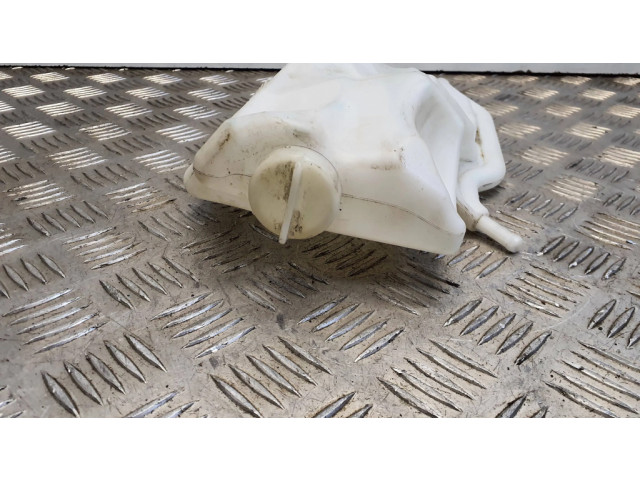 Расширительный бачок охлаждающей жидкости