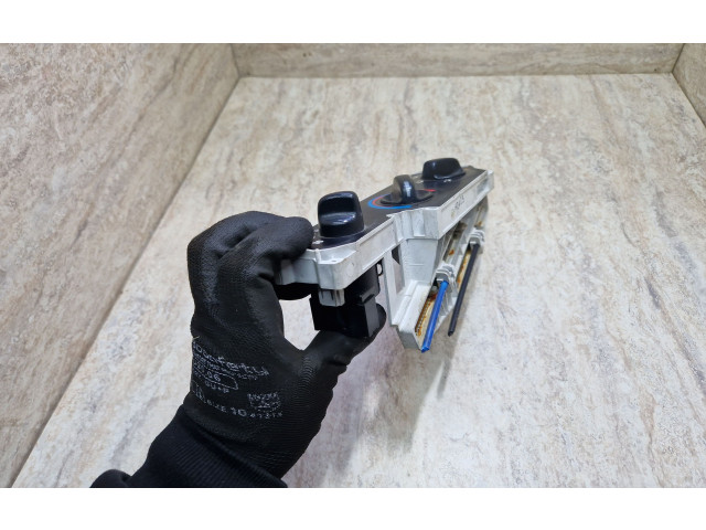 Блок управления климат-контролем H2405   Honda HR-V