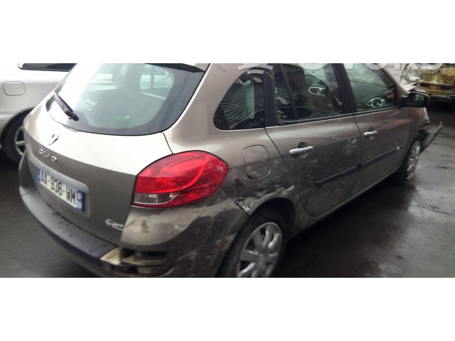 Ручка стеклоочистителей 8201590631 Renault Clio III