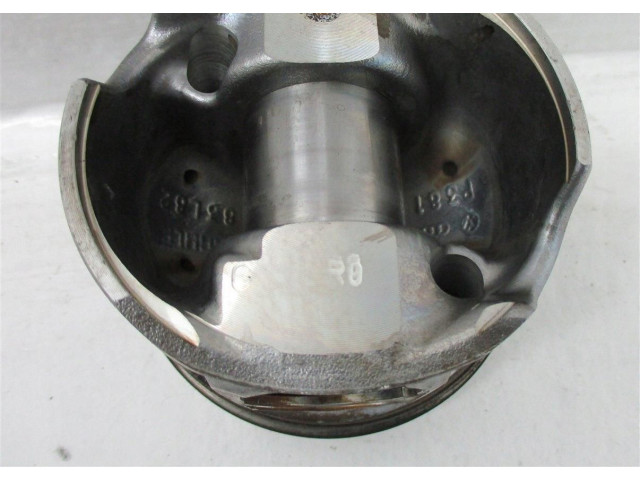 Píst Audi A8 S8 D4 4H