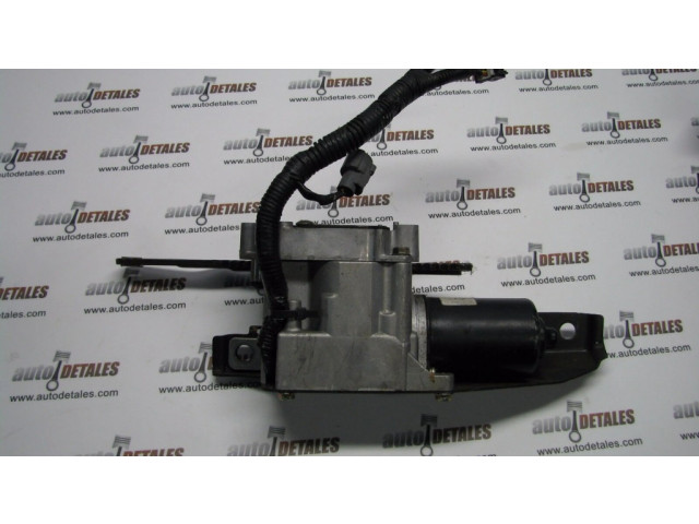 Притягиватель задней крышки