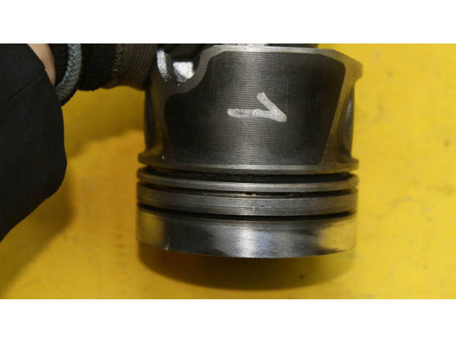 Píst Audi A8 S8 D4 4H