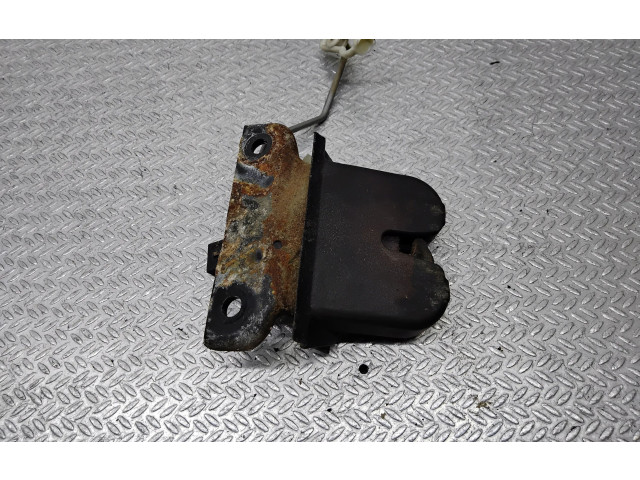 Замок багажника 8L0827520C Audi A3 S3 8L 1996 - 2003 года