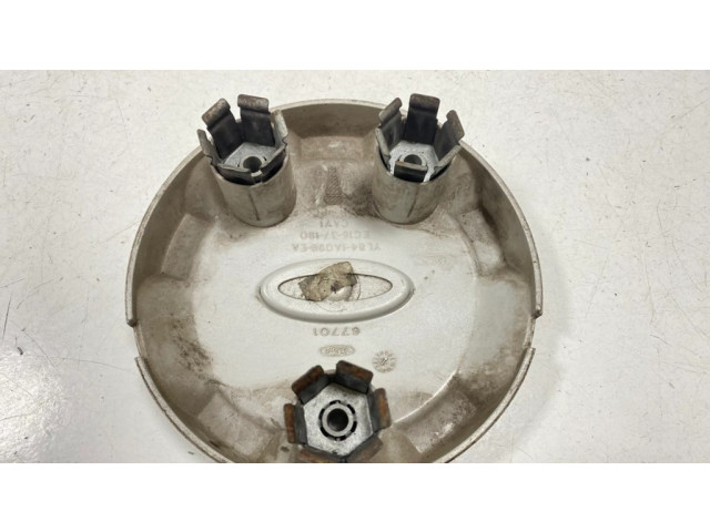 Заводская крышка (крышки) от центрального отверстия колеса