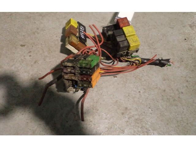 Блок предохранителей Renault Clio II