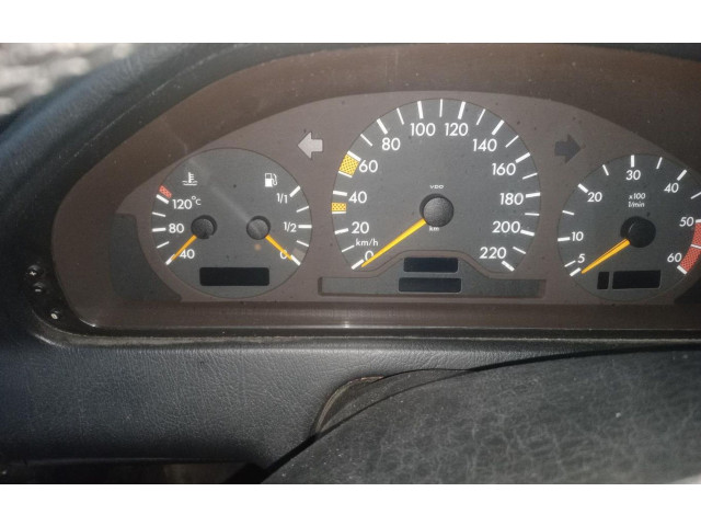 Přístrojová deska  Mercedes-Benz C W202 1999   