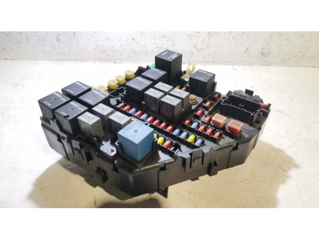 Блок предохранителей 25743733   Cadillac CTS    