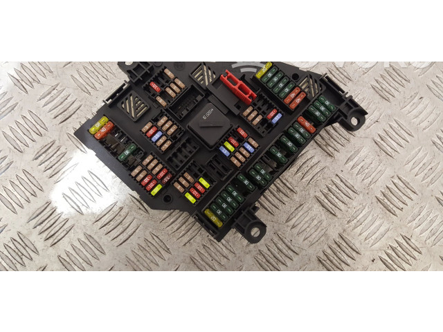 Pojistková skříňka 9210857 BMW 5 GT F07 2011