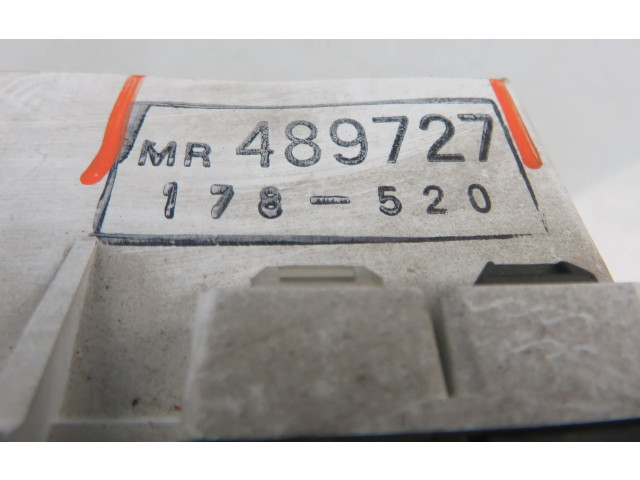 Панель приборов MR489727, MR489727 Mitsubishi Space Runner