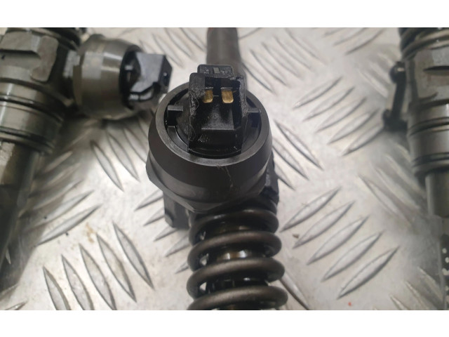 Vstřikovač 038130073BN   Volkswagen Caddy     