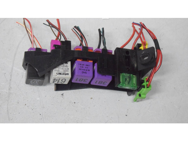   Pojistková skříňka    Audi A8 S8 D3 4E 2003