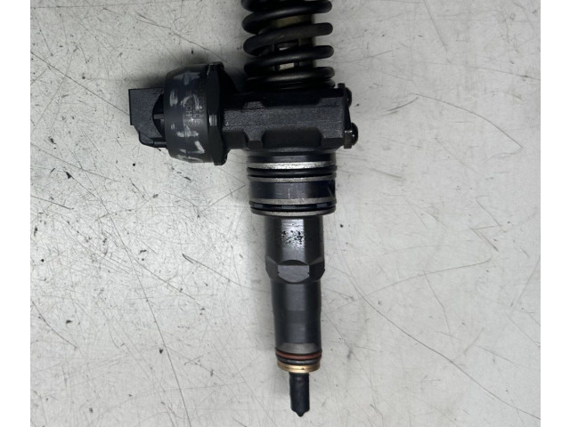 Форсунка 0414720215, 038130073AG Volkswagen Golf Plus BKC