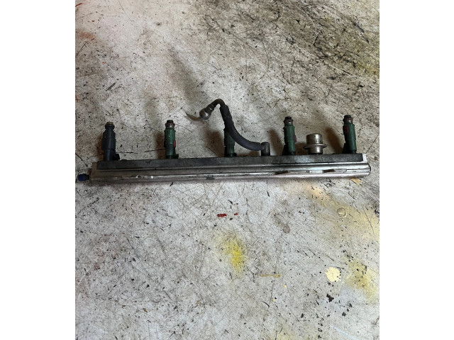 Топливная рампа 2213146   Volvo S80  