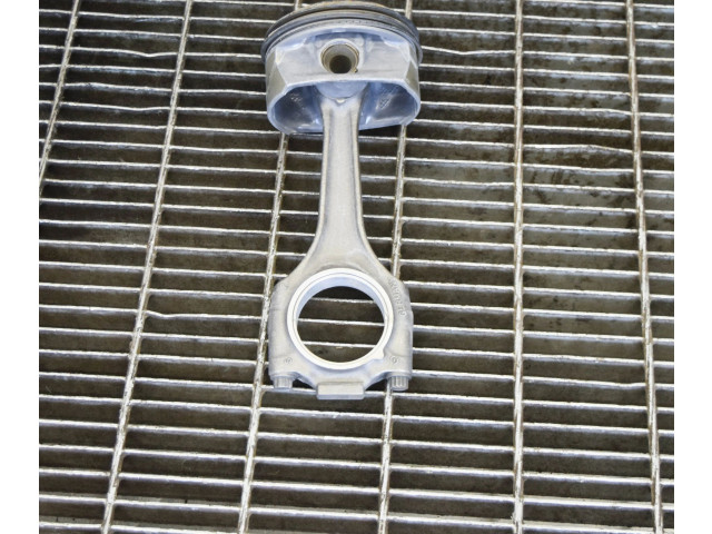 Píst 94810305821, 94810301922 Porsche Panamera (970) pro benzínový motor 3.6