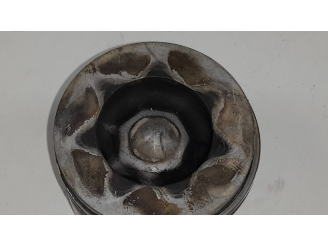 Píst 0841Y BMW 5 F10 F11 pro naftový motor 5.0