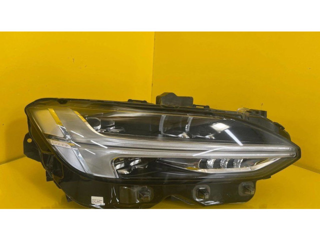 Передняя фара