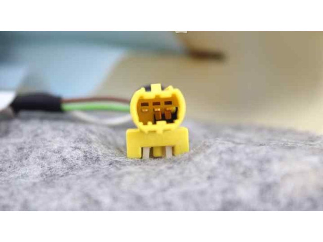 Подушка безопасности в сиденье 5E0885701 Skoda Octavia Mk3 (5E)