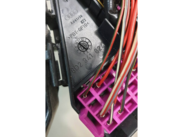 Блок предохранителей  8D2941824   Audi A8 S8 D3 4E    