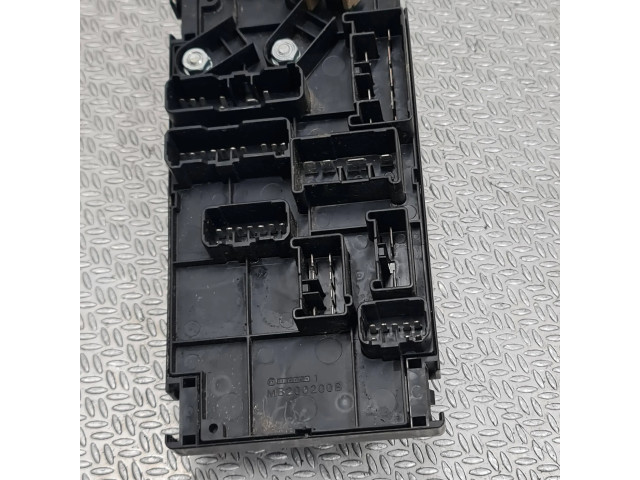 Блок предохранителей 82241SG071, 610107   Subaru Forester SJ    