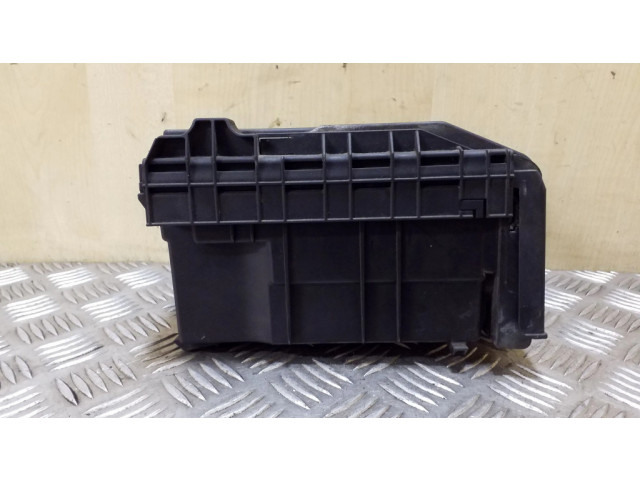 Блок предохранителей  1K0937132F, 8J0937124   Audi TT TTS Mk2    