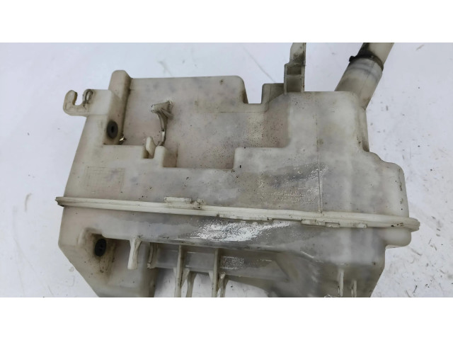 Бачок оконной жидкости    