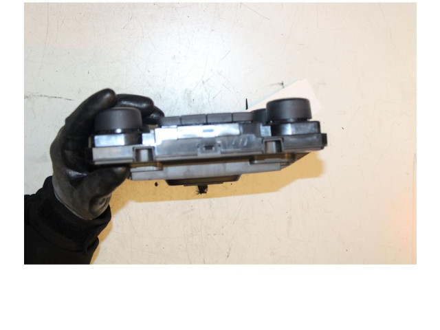 Блок управления климат-контролем MU18110-0022   Volvo V40 Cross country