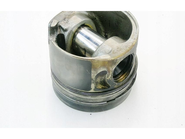 Píst Volkswagen Multivan T5