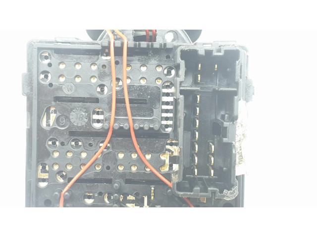 Ручка стеклоочистителей 8201168008   Dacia Logan II