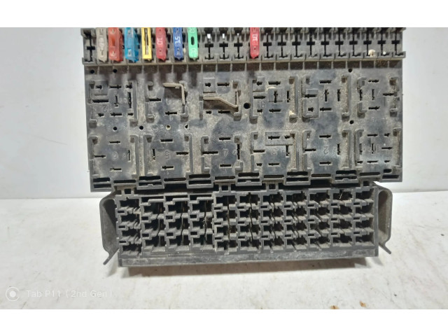 Блок предохранителей 357937039 Volkswagen Transporter - Caravelle T4