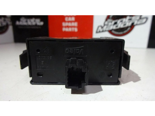 Включатель аварийных фонарей