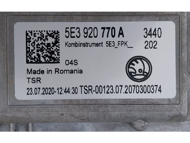 Панель приборов 5E3920770A, 5E3920770A Skoda Octavia Mk4