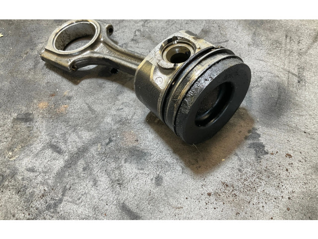  Поршень с шатуном DV5RD   Peugeot Partner III  