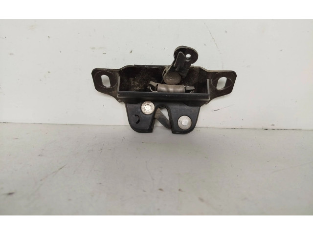 Замок багажника     Peugeot 306  -  года