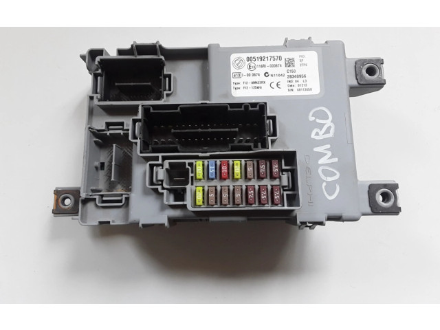 Блок предохранителей 00519217570, 28340956   Opel Combo D    