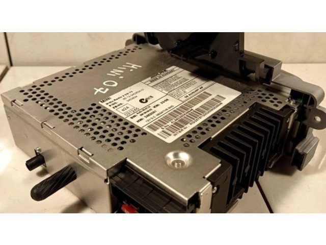 Радио/ проигрыватель CD/DVD / навигация