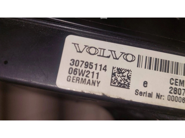 Блок предохранителей 30795114, 06W211   Volvo V70    