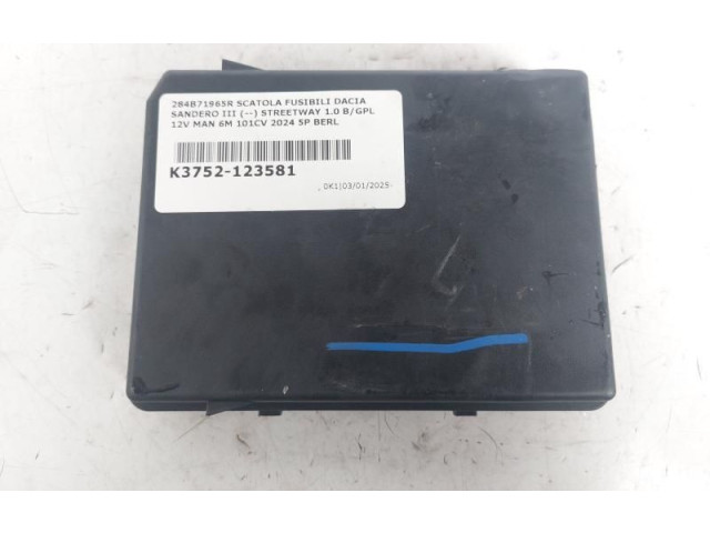 Блок предохранителей 284B71965R, 284B71965R   Dacia Sandero    