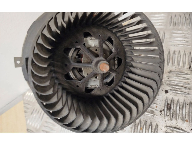 Вентилятор печки Volkswagen Caddy