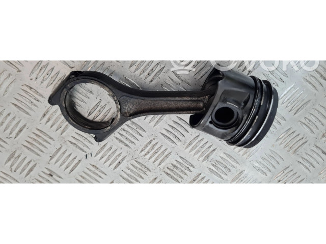  Поршень с шатуном    Land Rover Discovery 3 - LR3  