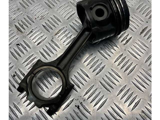  Поршень с шатуном  81L79, 81L79  Volvo V70  