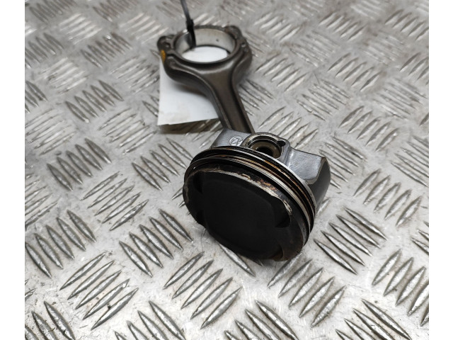  Поршень DGEB 04E107065JF, 04E198401AB  Skoda Superb B8 (3V)  