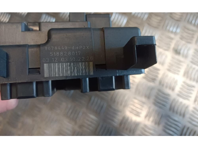 Блок предохранителей 8678449   Volvo V70    