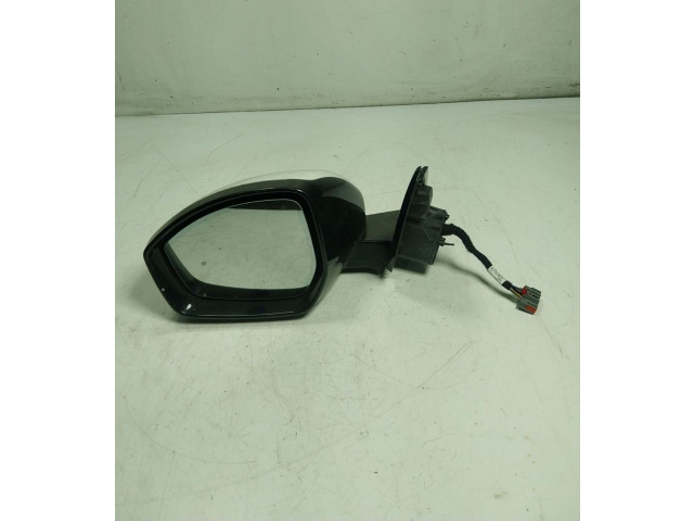 Zpětné zrcátko  Jaguar E-Pace 2018  J9C8373  