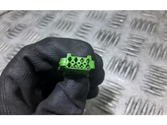 Зеркало электрическое        Volkswagen New Beetle  1998 - 2011 года   