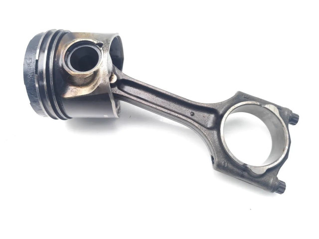  Поршень с шатуном D5204T2 D5204T2  Volvo V70  