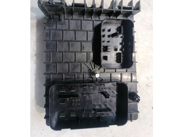 Блок предохранителей 1K0937125H Volkswagen Golf Plus