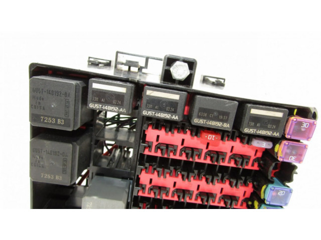 Блок предохранителей 8V5114A175AA Ford Transit