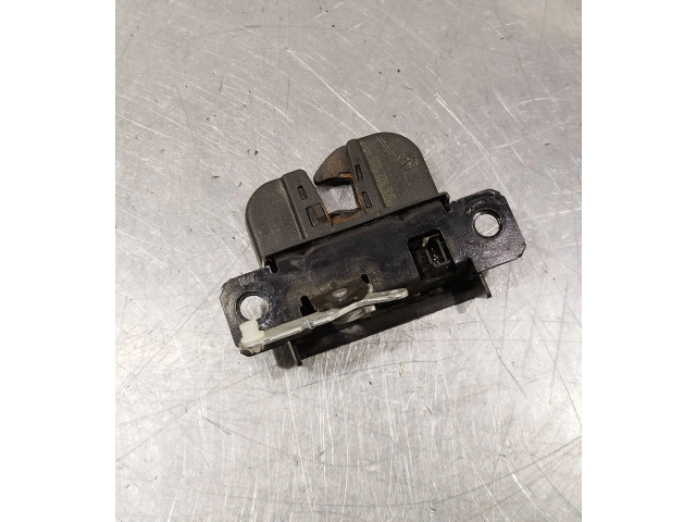 Zámek zadních dveří 2K5827505 Volkswagen Caddy 2013